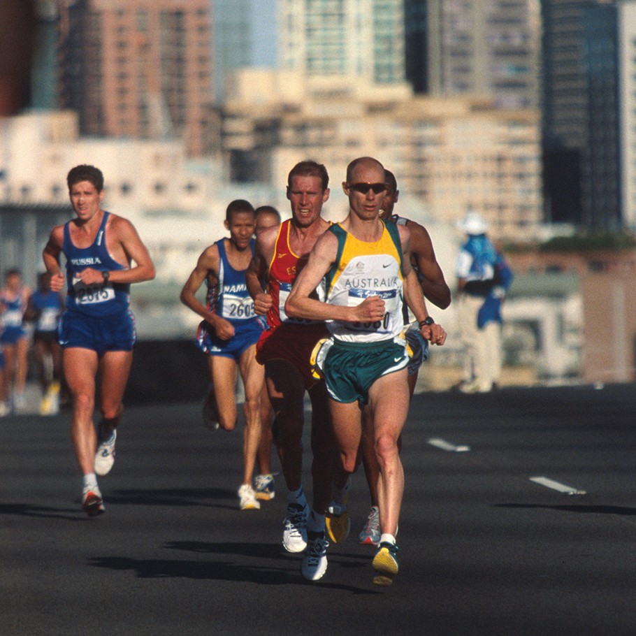 Marathon runners crossing the ANZAC Bridge at Pyrmont Sydney, 2000 (A-00057398)